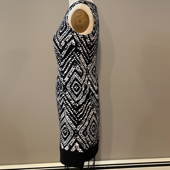 Mario Serrani sleeveless below knee sheath dress - Picture 3 of 7